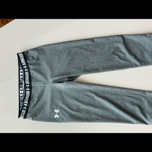 Grey under armor leggings